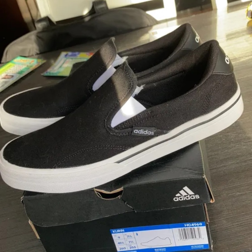 Shoes - Picture 4 of 4